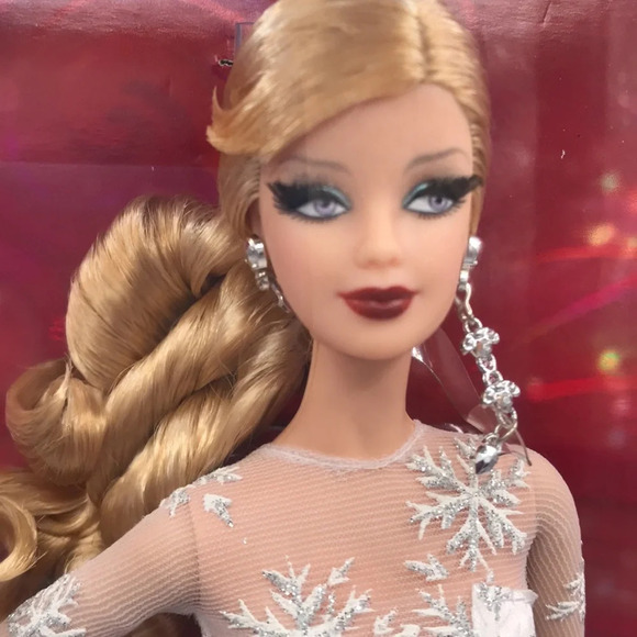 2008 20th Anniversary Holiday Barbie - Picture 11 of 12